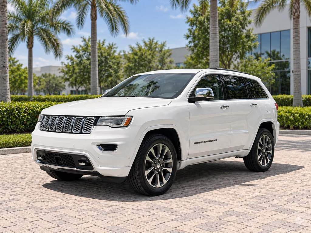 2017 Jeep GRAND CHEROKEE Overland — photo 1
