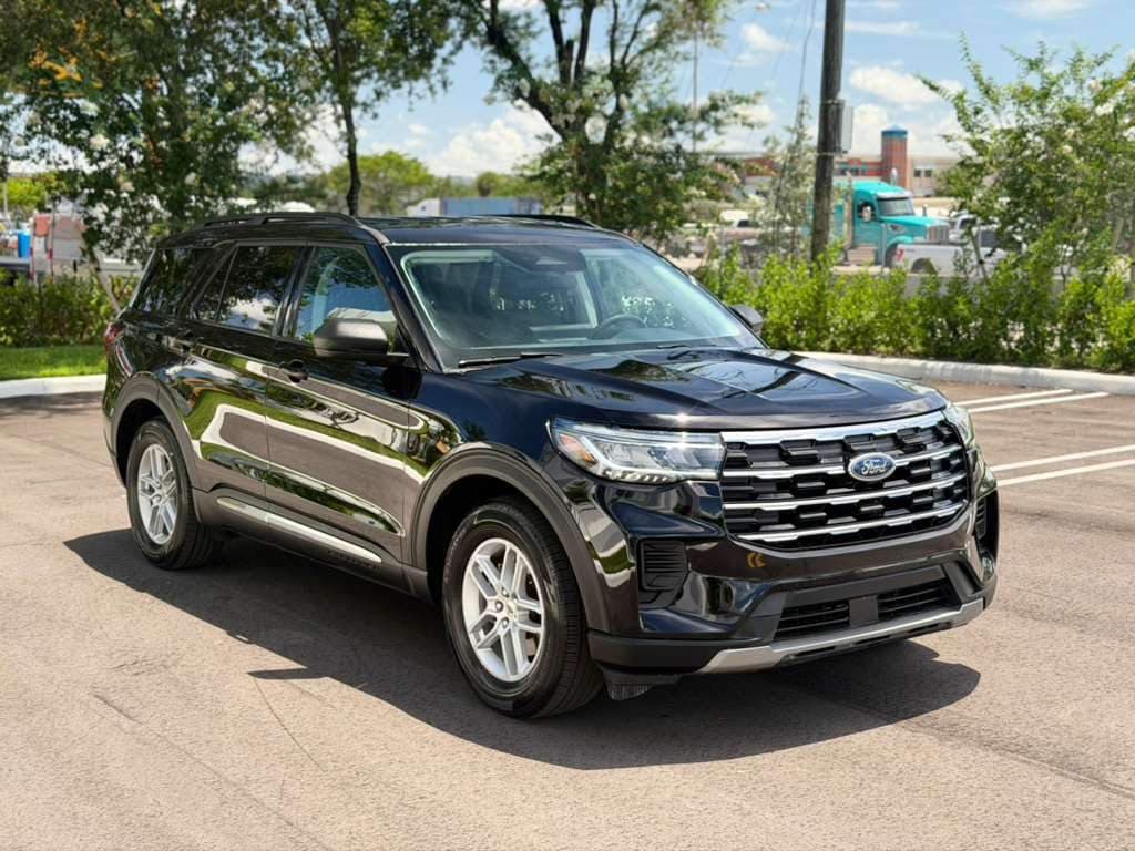 2025 Ford EXPLORER Active — photo 1