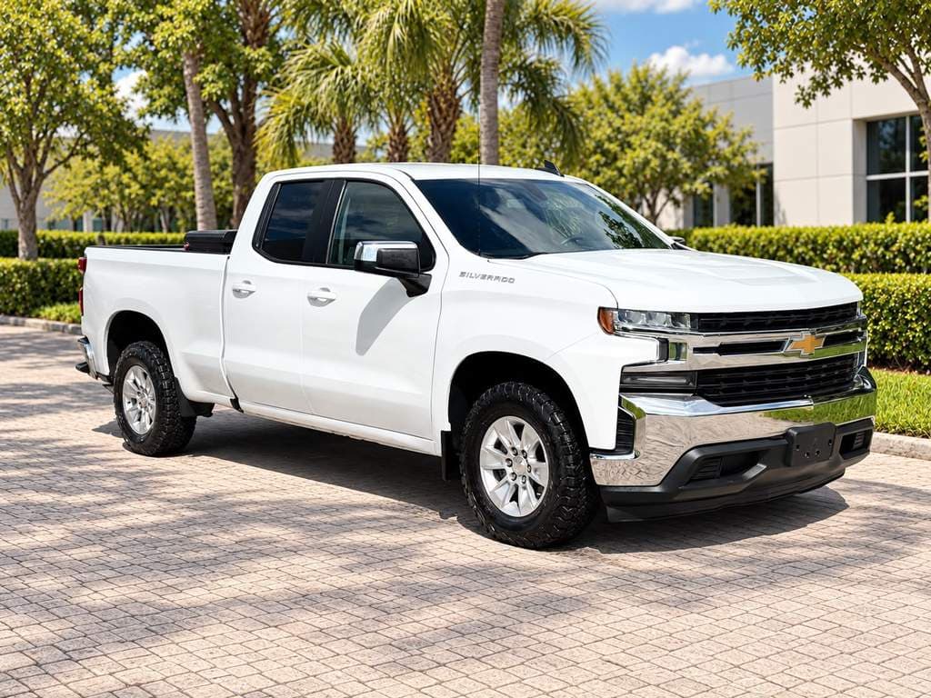 2021 Chevrolet SILVERADO 1500 LT — photo 1